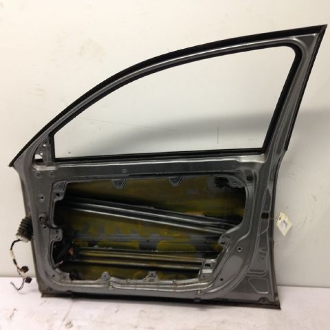 Porte avant droite occasion VOLKSWAGEN PASSAT IV Phase 2 10-2000->03-2005 1.9 TDI 130ch 3B4831052BE 2