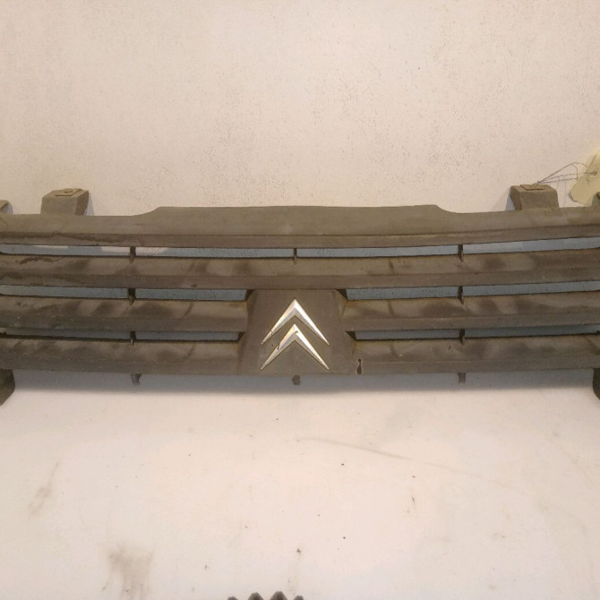 Calandre occasion CITROEN C15 Phase 1 07-1987->06-1996 1.8 D 96129991YB 1