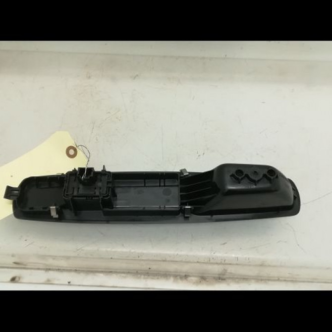 Commande lève-glace porte avant droite occasion RENAULT MEGANE III Phase 2 01-2012->06-2014 1.5 DCI 8v 110ch 2
