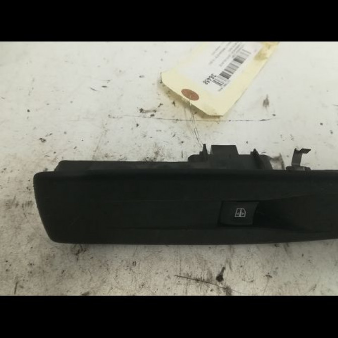 Commande lève-glace porte avant droite occasion RENAULT MEGANE III Phase 2 01-2012->06-2014 1.5 DCI 110ch 1