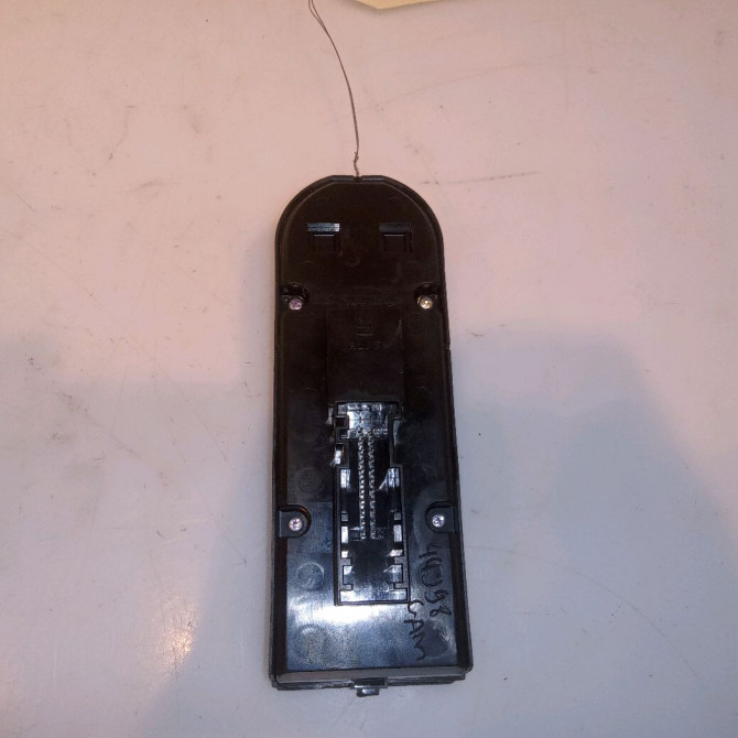 Commande lève-glace porte avant gauche occasion OPEL ZAFIRA II Phase 2 01-2008->12-2014 1.9 CDTI 100ch 13228876 2