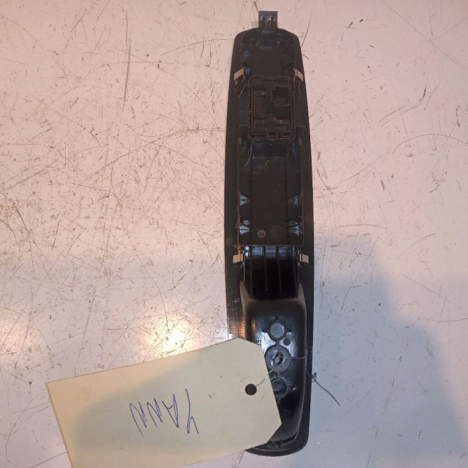 Commande lève-glace porte avant droite occasion RENAULT MEGANE III Phase 2 01-2012->06-2014 1.5 DCI 90ch 2