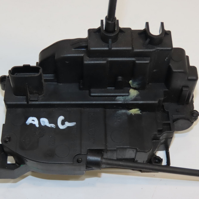 Serrure porte arg occasion RENAULT MEGANE III Phase 2 01-2012->06-2014 1.2 TCE 115ch 825030001R 4