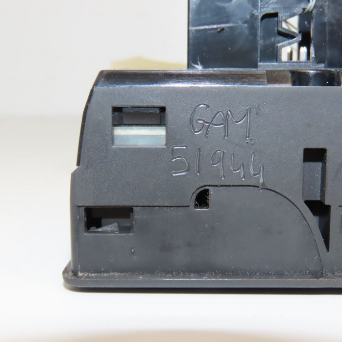 Commande lève-glace porte avant gauche occasion OPEL ZAFIRA II Phase 2 01-2008->12-2014 1.7 CDTI 125ch 13228876 4