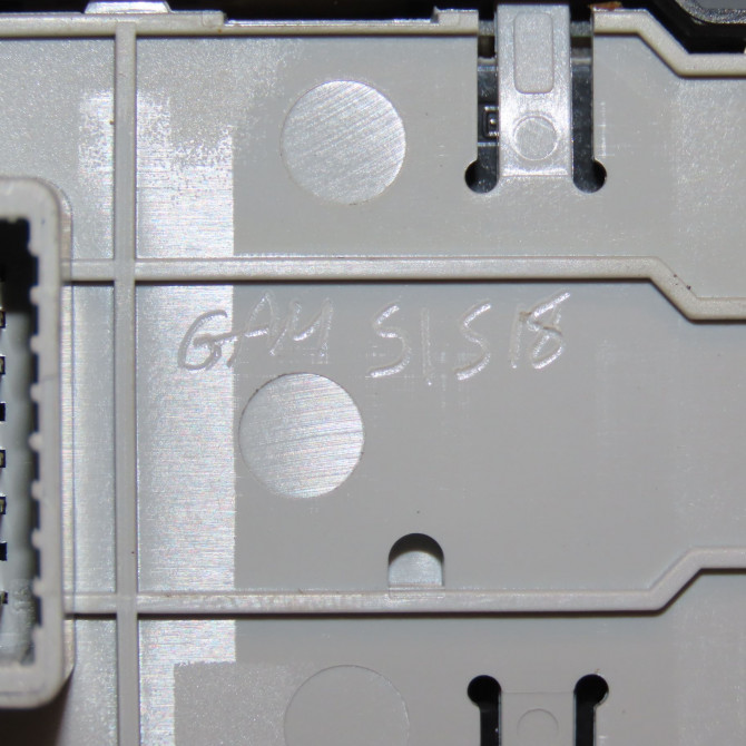 Commande lève-glace porte avant gauche occasion RENAULT MEGANE III Phase 1 04-1995->04-1999 1.5 DCI 95ch 4