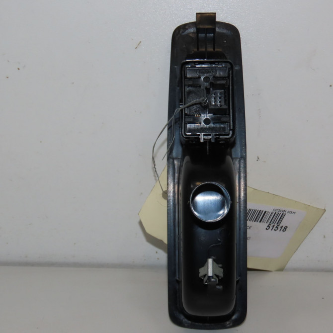 Commande leve-glace porte arrière droite occasion RENAULT MEGANE III Phase 1 04-1995->04-1999 1.5 DCI 95ch 2