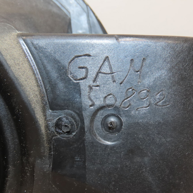 Volet de trappe carburant occasion PEUGEOT 207 Phase 1 04-2006->06-2013 1.6 HDI 90ch 1517F2 2