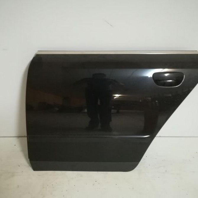 Porte arrière gauche occasion AUDI A4 II Phase 1 01-2001->11-2004 1.9 TDi 101ch 8E0833051H 1