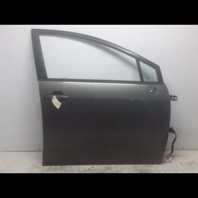 Porte avant droite occasion TOYOTA COROLLA VERSO II Phase 1 05-2004->06-2007 115 D-4D 670010F010 1