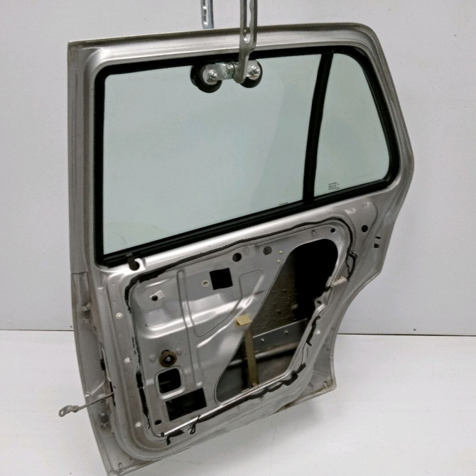 Porte arrière droite occasion RENAULT CLIO I Phase 3 03-1996->08-1998 1.9 D 65ch 7751470529 3