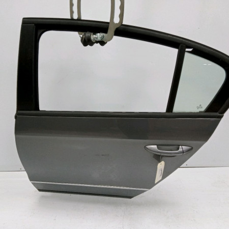 Porte arrière gauche occasion VOLKSWAGEN PASSAT V Phase 1 03-2005->10-2010 1.9 TDI 105ch 3C5833055H
