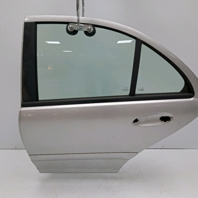 Porte arrière gauche occasion MERCEDES CLASSE C II Phase 1 05-2000->03-2004 C 220 CDI 2037300705 1