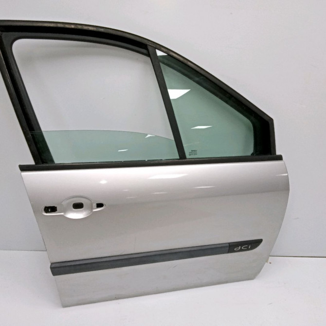 Porte avant droite occasion RENAULT SCENIC II Phase 1 03-2004->09-2006 1.5 DCI 100ch 7751477220 1
