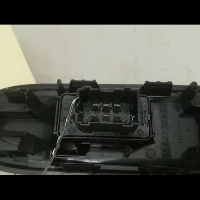 Commande lève-glace porte avant droite occasion CITROEN C3 II Phase 1 11-2009->02-2013 1.4 HDi 70ch 6490CH 3