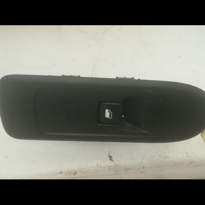 Commande lève-glace porte avant droite occasion CITROEN C3 II Phase 1 11-2009->02-2013 1.4 HDi 70ch 6490CH 1