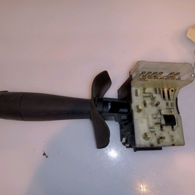 Commande essuie glace occasion RENAULT CLIO II Phase 1 03-1998->06-2001 1.9 D 65ch 2