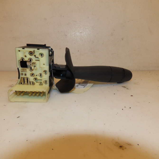 Commande essuie glace occasion RENAULT CLIO II Phase 1 03-1998->06-2001 1.4i 8v 75ch 2