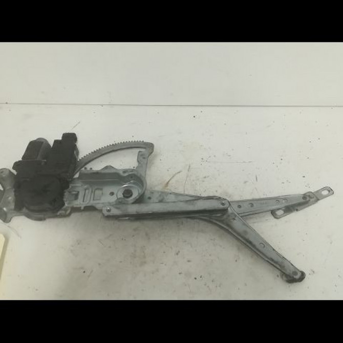 Mecanisme+moteur leve-glace avg occasion OPEL CORSA III Phase 2 08-2003->09-2006 1.0i 12v 60ch 93186826 1
