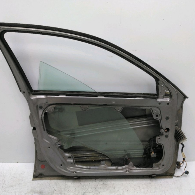 Porte avant gauche occasion VOLKSWAGEN PASSAT IV Phase 2 10-2000->03-2005 1.9 TDI 130ch 3B4831051BE 2