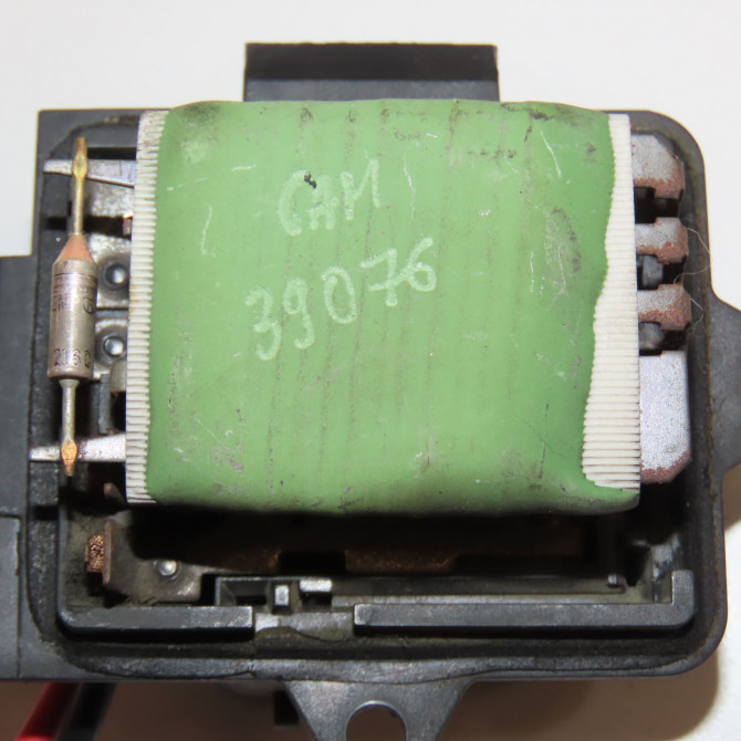 Resistance de chauffage occasion RENAULT CLIO II Phase 2 06-2001->07-2006 1.4i 16v 7701067033 4