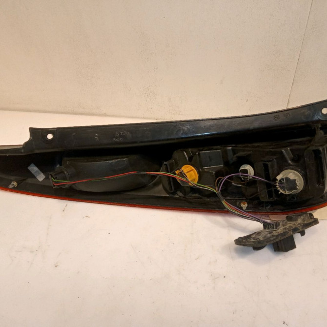 Feu arrière droit occasion FORD FIESTA V Phase 2 10-2005->10-2008 1.4 TDCI 1437625 2
