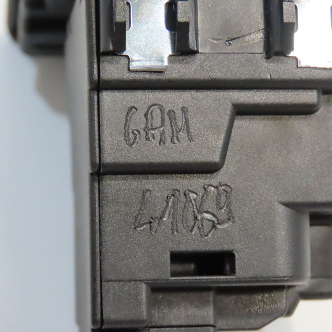 Lecteur de carte occasion B.M.W. SERIE 3 V Phase 1 03-2005->09-2008 318D 122ch 5