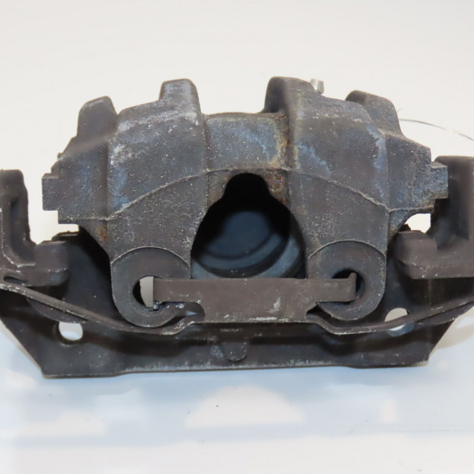 Etrier de frein avant gauche occasion B.M.W. SERIE 3 V Phase 1 03-2005->09-2008 318D 122ch 34116769091 2