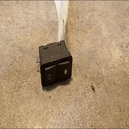 Commande leve-glace porte arrière droite occasion B.M.W. SERIE 5 IV Phase 1 12-1995->07-2000 61318368974