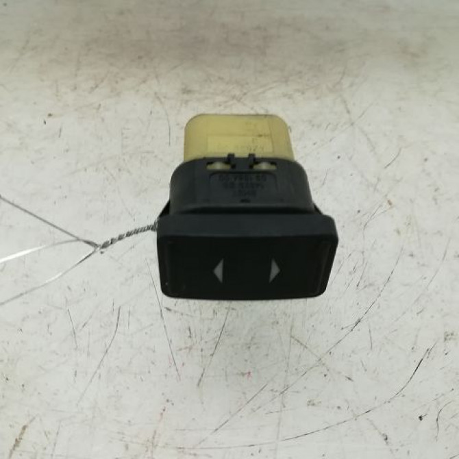 Commande lève-glace porte avant droite occasion FORD FOCUS II Phase 1 09-2004->12-2007 1223143 1