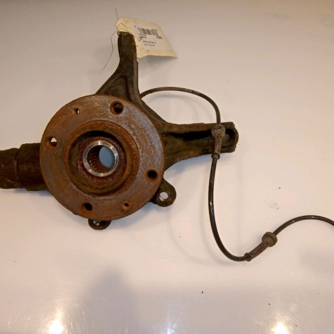 Moyeu avd occasion CITROEN C4 PICASSO I Phase 1 01-2007->10-2013 1.6 HDi 16v 110ch 330785 1