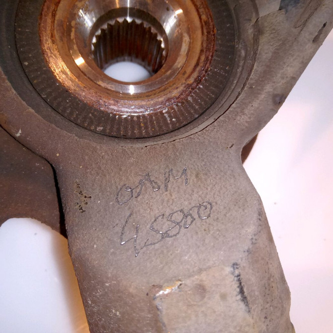 Moyeu avd occasion CITROEN C4 PICASSO I Phase 1 01-2007->10-2013 1.6 HDi 16v 110ch 330785 3