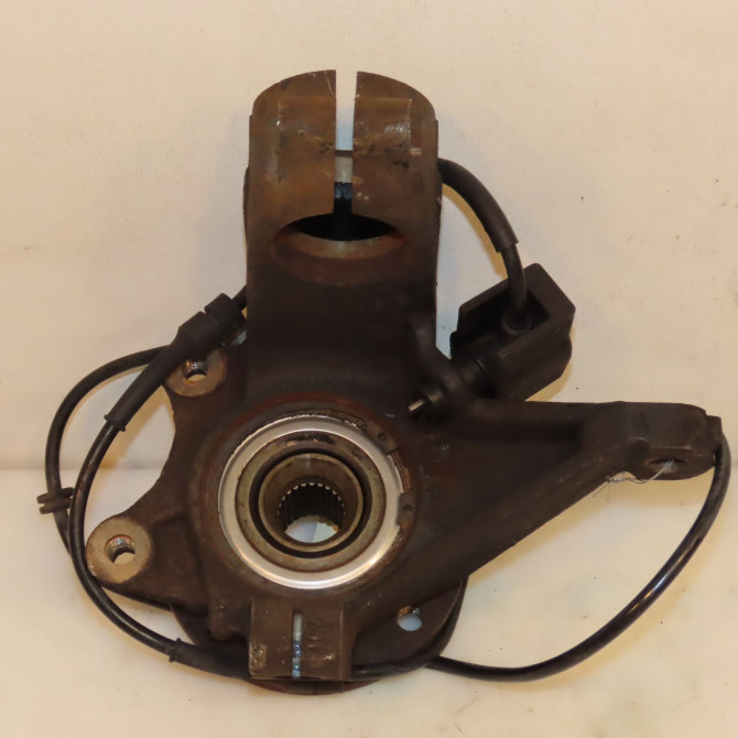 Moyeu avd occasion PEUGEOT 306 Phase 2 04-1997->03-2002 1.6i 100ch 330785 2