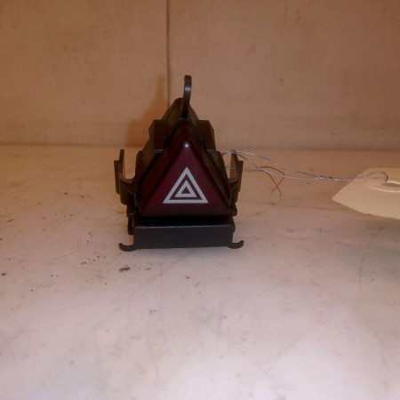 Bouton de warning occasion MERCEDES CLASSE A II Phase 1 12-2004->04-2008 A 180 CDI 16982074109174