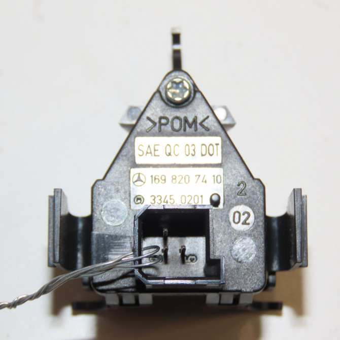 Bouton de warning occasion MERCEDES CLASSE A II Phase 1 12-2004->04-2008 A 180 CDI 16982074109174 2