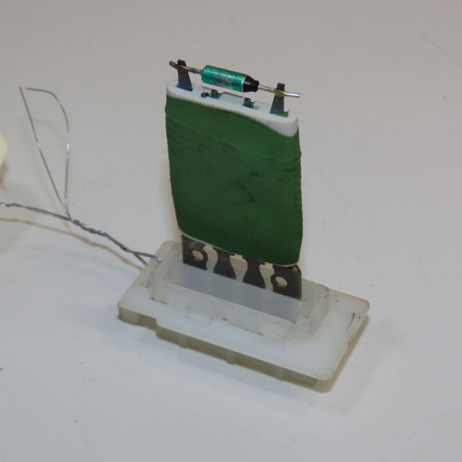 Resistance de chauffage occasion MERCEDES CLASSE A II Phase 1 12-2004->04-2008 A 180 CDI 1698300861 1