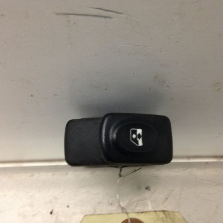 Commande lève-glace porte avant droite occasion RENAULT CLIO II Phase 1 03-1998->06-2001 1.9 D 7700429998