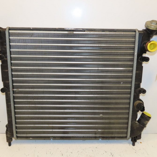 Radiateur occasion RENAULT 19 Phase 1 07-1989->04-1992 1.4i 7701047889 1