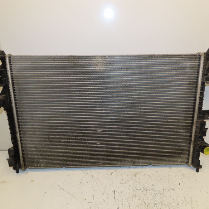 Radiateur occasion CITROEN C4 PICASSO II Phase 1 04-2013->... 1.6 e-HDi 8v 115ch 9675747980 1