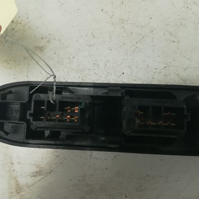 Commande lève-glace porte avant gauche occasion PEUGEOT 307 Phase 2 06-2005->03-2008 1.6 HDI 16v 90ch 2