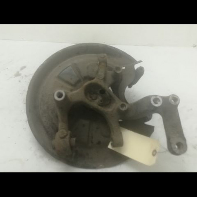 Moyeu arg occasion VOLKSWAGEN GOLF V Phase 1 11-2003->10-2008 1.9 TDI 90ch 8V0598611A 2