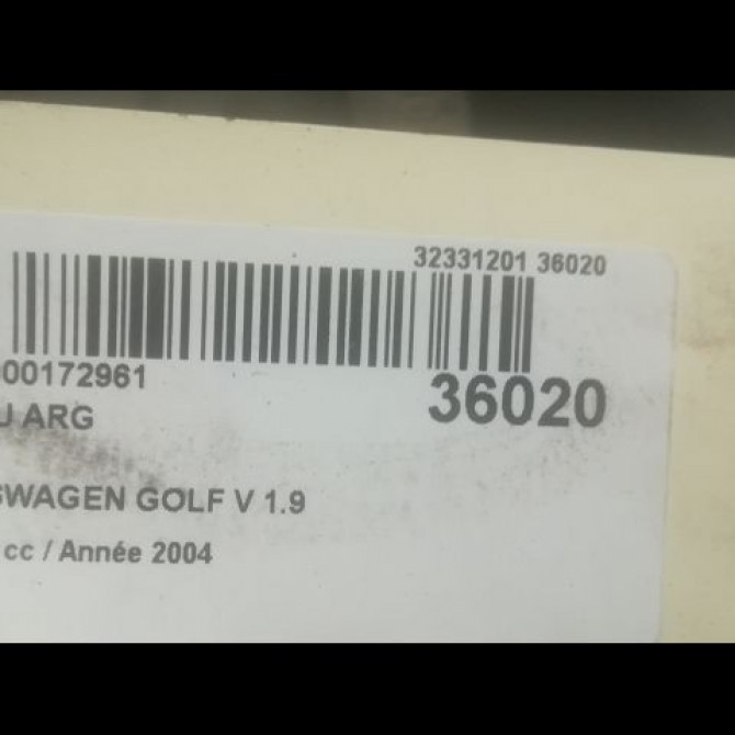 Moyeu arg occasion VOLKSWAGEN GOLF V Phase 1 11-2003->10-2008 1.9 TDI 90ch 8V0598611A 3