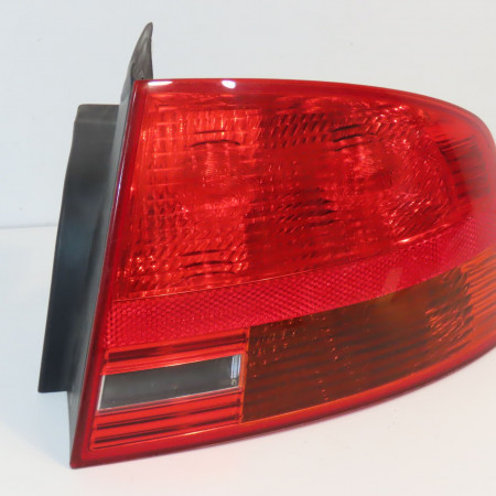 Feu arrière droit occasion AUDI A4 II Phase 2 09-2004->04-2008 1.9 TDI 115ch 8E5945096