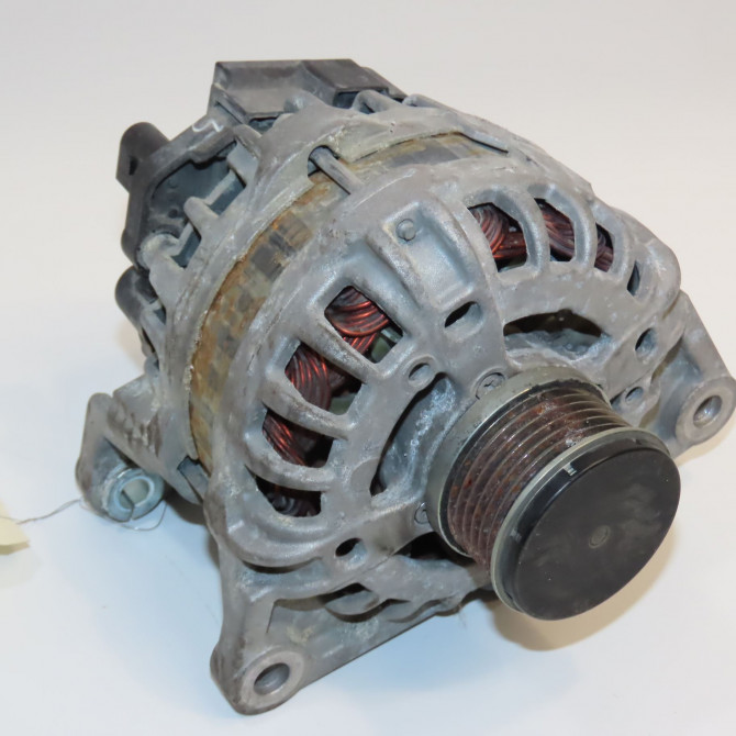 Alternateur occasion  5801526032 1