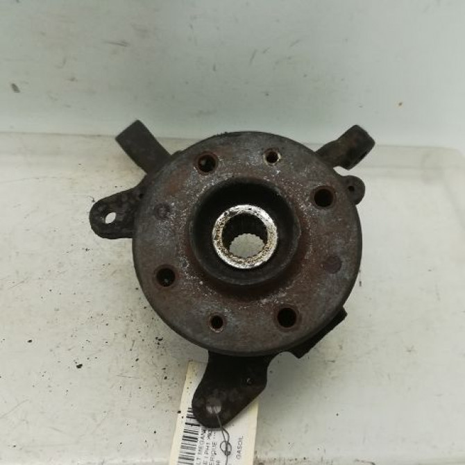 Moyeu avg occasion RENAULT MEGANE I Phase 1 11-1995->03-1999 7701205779 1