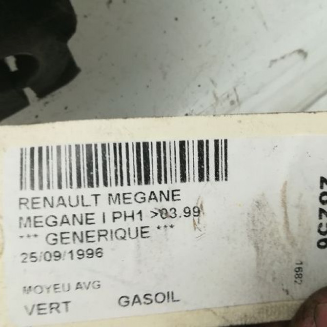 Moyeu avg occasion RENAULT MEGANE I Phase 1 11-1995->03-1999 7701205779 3