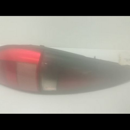 Feu arrière gauche occasion RENAULT LAGUNA I Phase 1 NEVADA 07-1995->04-1998 7701040958
