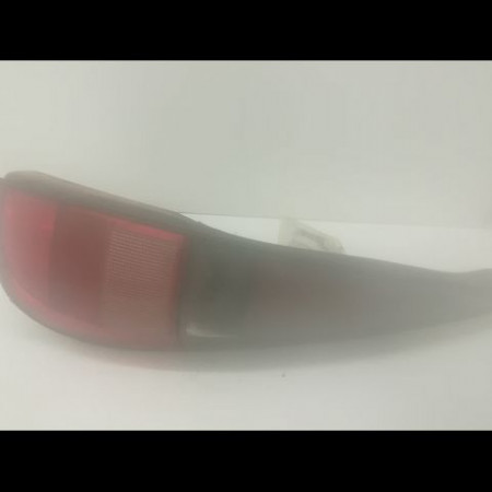 Feu arrière droit occasion RENAULT LAGUNA I Phase 1 NEVADA 07-1995->04-1998 7701040957
