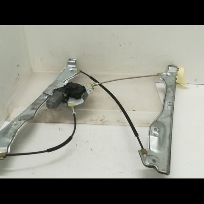 Mecanisme + moteur lève-glace avant droit occasion RENAULT CLIO III Phase 1 09-2005->03-2009 1.5 DCI 85ch 8200291147 1