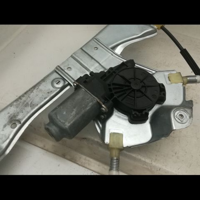 Mecanisme + moteur lève-glace avant droit occasion RENAULT CLIO III Phase 1 09-2005->03-2009 1.5 DCI 85ch 8200291147 2