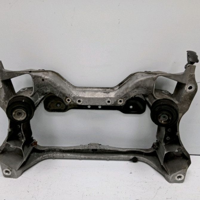 Berceau moteur avant occasion MERCEDES CLASSE C COUPE SPORT II Phase 1 03-2001->03-2004 C 220 CDI 2036280657 1